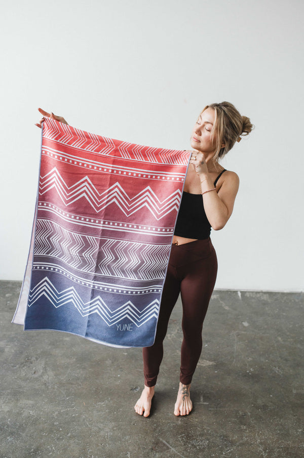 The Cassady Yoga Towel – Quick-Dry, Non-Slip, Eco-Conscious Design