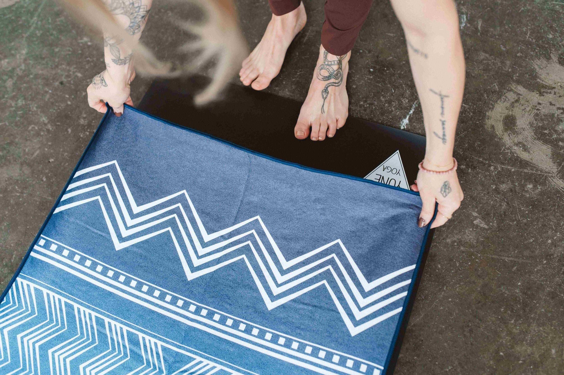 The Diamond Yoga Towel – Quick-Dry, Non-Slip, Eco-Friendly Performance Towel